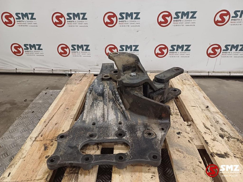 Mercedes-Benz Occ bladveerbeugel vooras rechts Mercedes - Frame/ Chassis for Truck: picture 2 Mercedes-Benz Occ bladveerbeugel vooras rechts Mercedes - Frame/ Chassis for Truck: picture 2