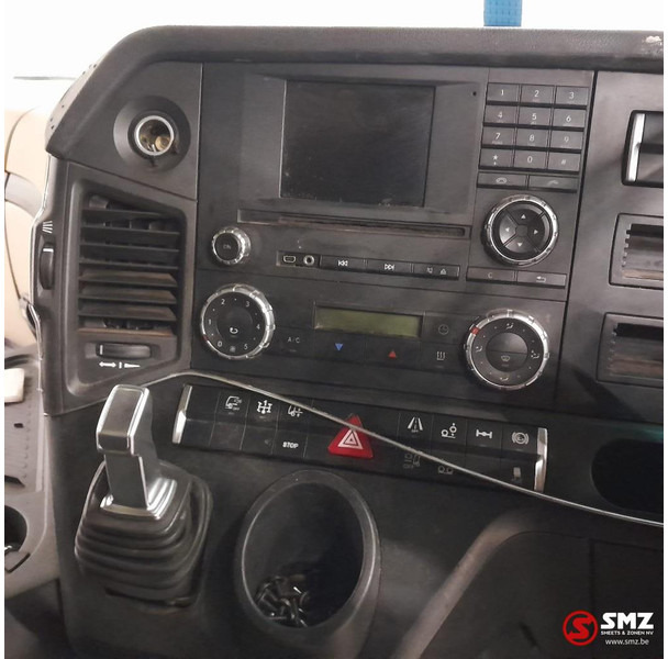 Cab and interior for Truck Mercedes-Benz Occ cabine RHD Mercedes: picture 15 Cab and interior for Truck Mercedes-Benz Occ cabine RHD Mercedes: picture 15