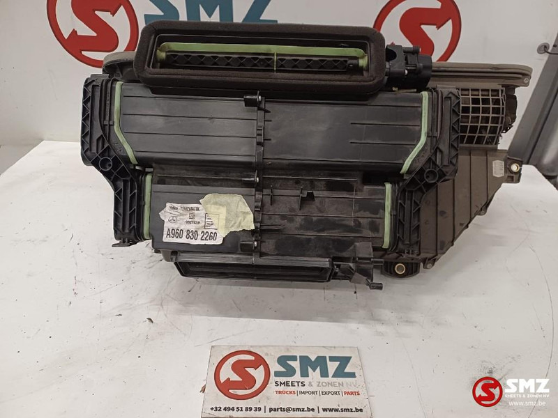 Mercedes-Benz Occ kachelhuis Mercedes - Heating/ Ventilation for Truck: picture 1 Mercedes-Benz Occ kachelhuis Mercedes - Heating/ Ventilation for Truck: picture 1