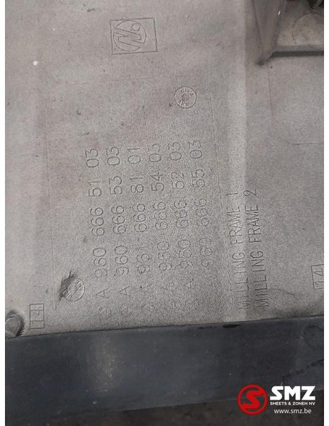 Mercedes-Benz Occ opstapbak rechts Mercedes - Cab and interior for Truck: picture 4 Mercedes-Benz Occ opstapbak rechts Mercedes - Cab and interior for Truck: picture 4