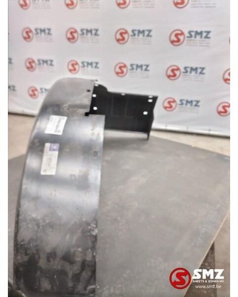 Mercedes-Benz Spatbord rechts Mercedes SK A3818804106 - Fender for Truck: picture 2 Mercedes-Benz Spatbord rechts Mercedes SK A3818804106 - Fender for Truck: picture 2