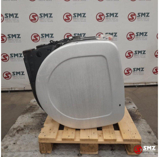 Renault Occ brandstoftank 360L + brandstofniveausensor Ren - Fuel tank for Truck: picture 4 Renault Occ brandstoftank 360L + brandstofniveausensor Ren - Fuel tank for Truck: picture 4