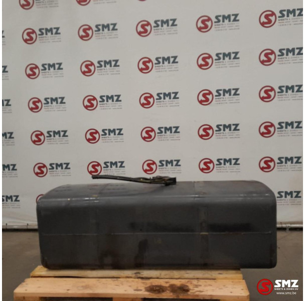 Renault Occ brandstoftank + brandstofniveusensor 310L Rena - Fuel tank for Truck: picture 2 Renault Occ brandstoftank + brandstofniveusensor 310L Rena - Fuel tank for Truck: picture 2