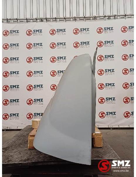 Renault Occ dakspoiler Renault - Aerodynamics/ Spoiler for Truck: picture 3 Renault Occ dakspoiler Renault - Aerodynamics/ Spoiler for Truck: picture 3