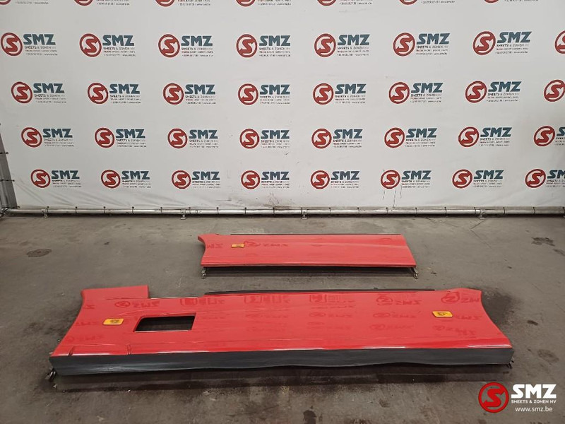 Renault Occ set side skirts L/R Renault - Frame/ Chassis for Truck: picture 1 Renault Occ set side skirts L/R Renault - Frame/ Chassis for Truck: picture 1