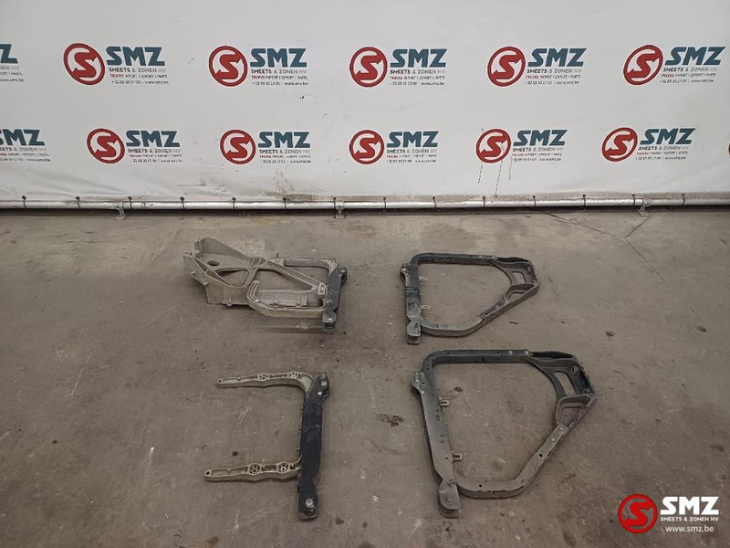 Renault Occ set sideskirt steunen Renault - Frame/ Chassis for Truck: picture 2 Renault Occ set sideskirt steunen Renault - Frame/ Chassis for Truck: picture 2