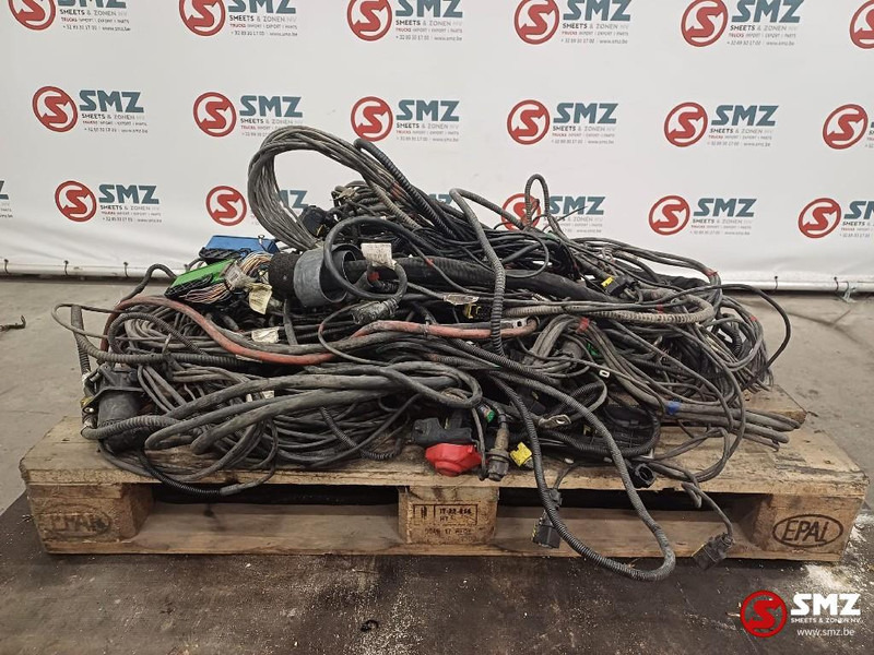 Scania Occ lot kabelbomen Scania - Cables/ Wire harness for Truck: picture 2 Scania Occ lot kabelbomen Scania - Cables/ Wire harness for Truck: picture 2