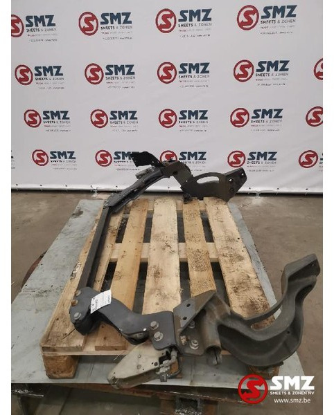 Mercedes-Benz Occ cabine ophanging achter - Spare parts for Truck: picture 1 Mercedes-Benz Occ cabine ophanging achter - Spare parts for Truck: picture 1