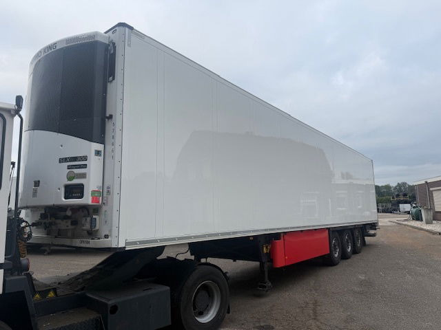Schmitz Cargobull SLXe 300 1894 uur laadklep 2liftassen - Refrigerator semi-trailer: picture 1 Schmitz Cargobull SLXe 300 1894 uur laadklep 2liftassen - Refrigerator semi-trailer: picture 1