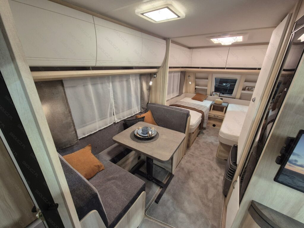 DE LUXE 460 SL - Caravan: picture 4 DE LUXE 460 SL - Caravan: picture 4