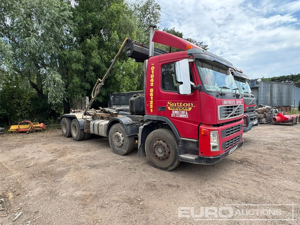 2002 Volvo FM12 - Hook lift truck: picture 3 2002 Volvo FM12 - Hook lift truck: picture 3