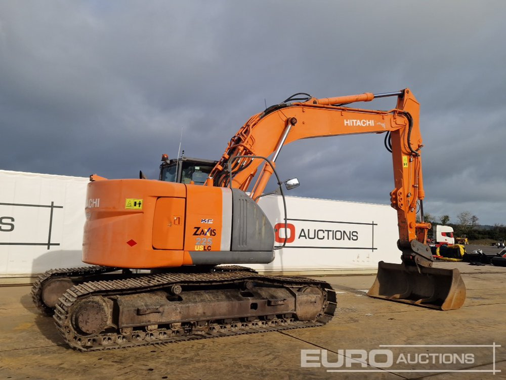 2010 Hitachi ZX225USLC-3 - Crawler excavator: picture 5 2010 Hitachi ZX225USLC-3 - Crawler excavator: picture 5