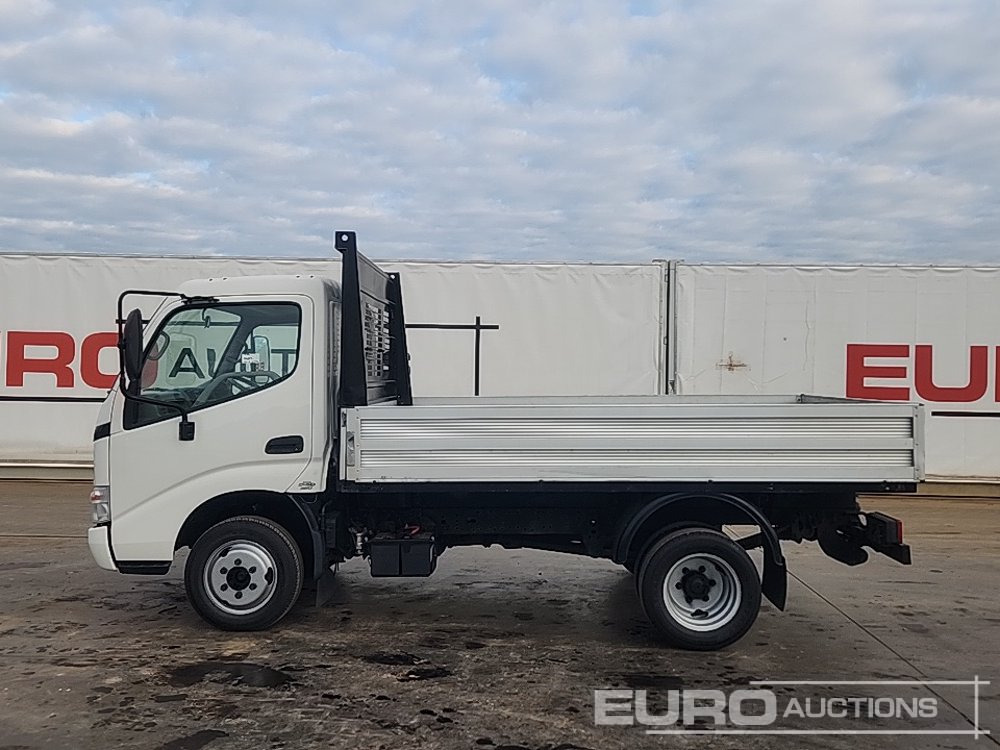 2014 Toyota Dyna - Dropside/ Flatbed truck: picture 2 2014 Toyota Dyna - Dropside/ Flatbed truck: picture 2
