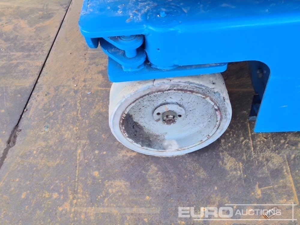 Aerial platform 2015 Genie GR-15: picture 9