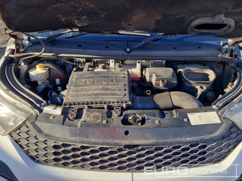 Open body delivery van 2015 Iveco Daily 35C13: picture 13