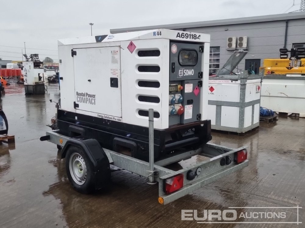 2015 SDMO R44 - Generator set: picture 3 2015 SDMO R44 - Generator set: picture 3