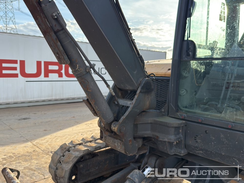 Mini excavator 2015 Volvo ECR88D: picture 32
