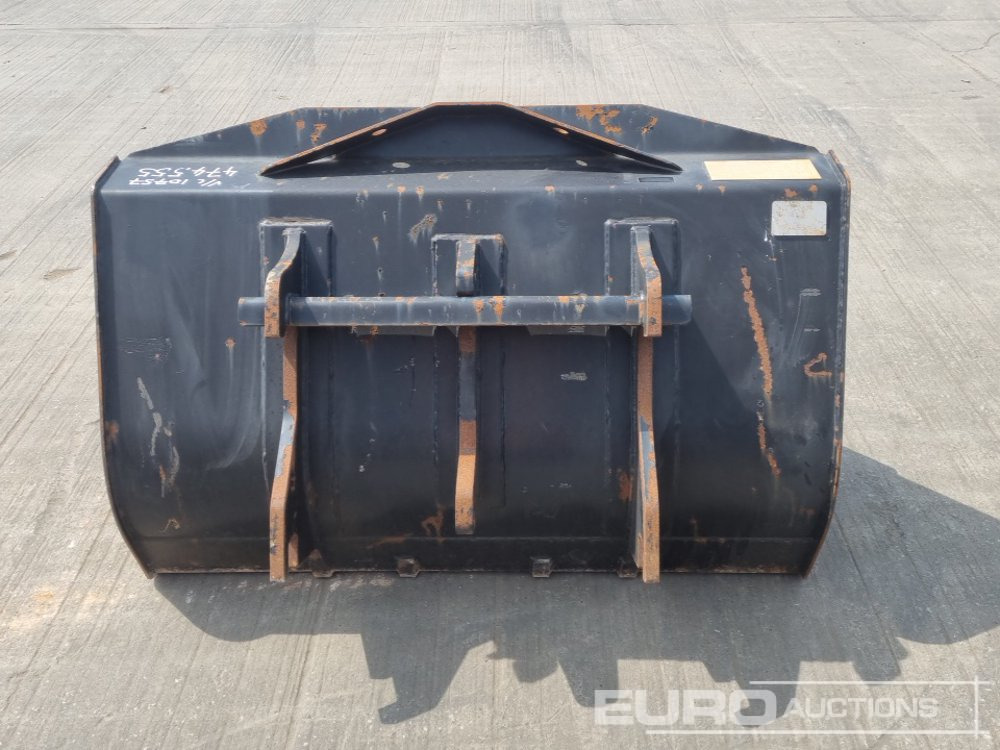 2016 JCB 48" Loading Bucket to suit Telehandler - Bucket: picture 4 2016 JCB 48" Loading Bucket to suit Telehandler - Bucket: picture 4