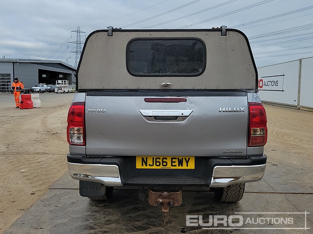 2016 Toyota Hilux Invincible - Pickup truck: picture 4 2016 Toyota Hilux Invincible - Pickup truck: picture 4