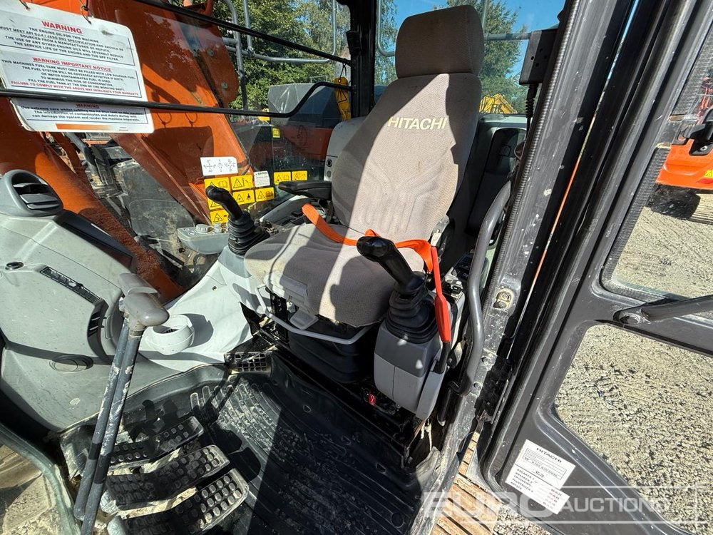 Crawler excavator 2017 Hitachi ZX135US-6: picture 9