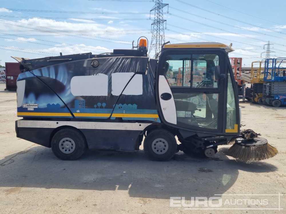 Road sweeper 2017 Johnston 4x2 Road Sweeper, Reverse Camera, Automatic Gearbox (Category S Insurance Loss, Runs No Drive): picture 6