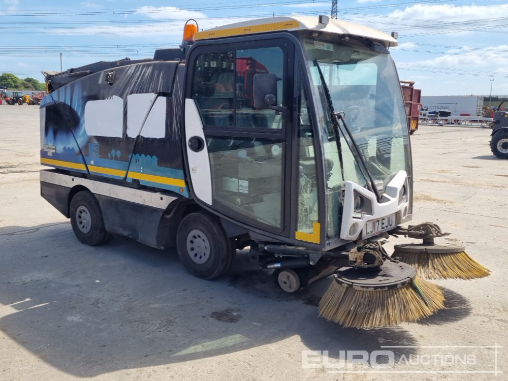 Road sweeper 2017 Johnston 4x2 Road Sweeper, Reverse Camera, Automatic Gearbox (Category S Insurance Loss, Runs No Drive): picture 7