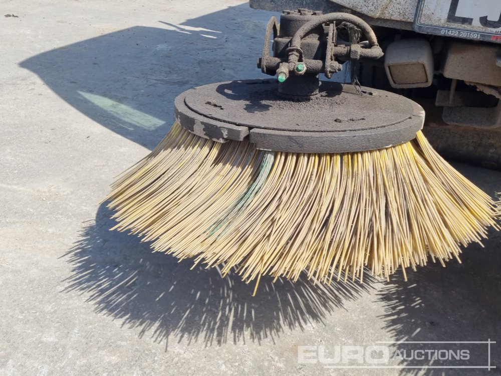 Road sweeper 2017 Johnston 4x2 Road Sweeper, Reverse Camera, Automatic Gearbox (Category S Insurance Loss, Runs No Drive): picture 23