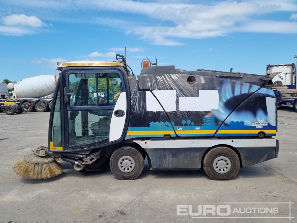 2017 Johnston 4x2 Road Sweeper, Reverse Camera, Automatic Gearbox (Category S Insurance Loss, Runs No Drive) - Road sweeper: picture 2 2017 Johnston 4x2 Road Sweeper, Reverse Camera, Automatic Gearbox (Category S Insurance Loss, Runs No Drive) - Road sweeper: picture 2