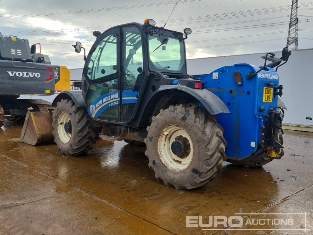 2017 New Holland LM7.42 - Telescopic handler: picture 3 2017 New Holland LM7.42 - Telescopic handler: picture 3