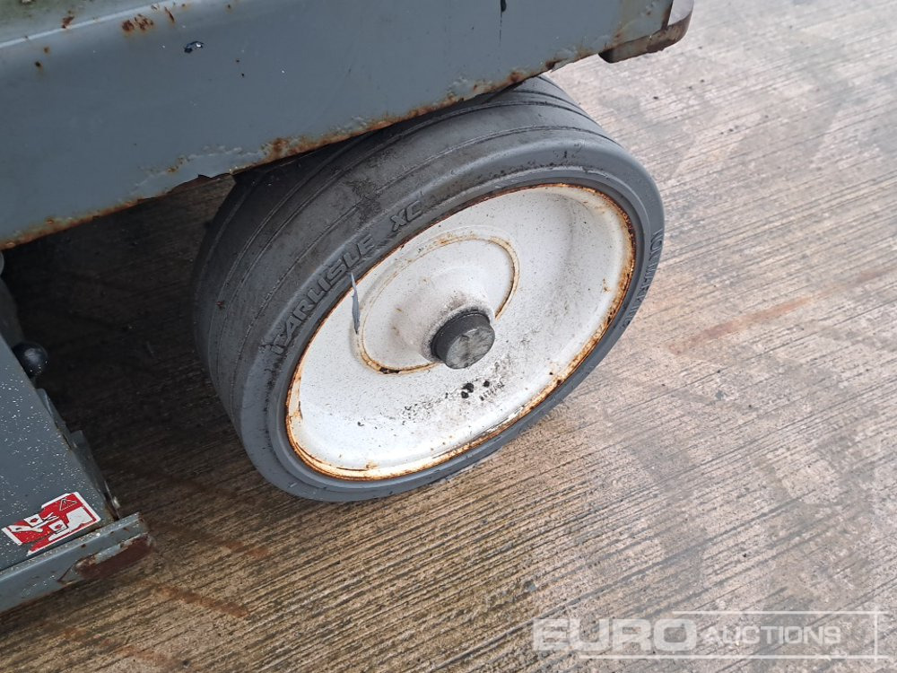 Aerial platform 2017 SkyJack SJ3226: picture 10