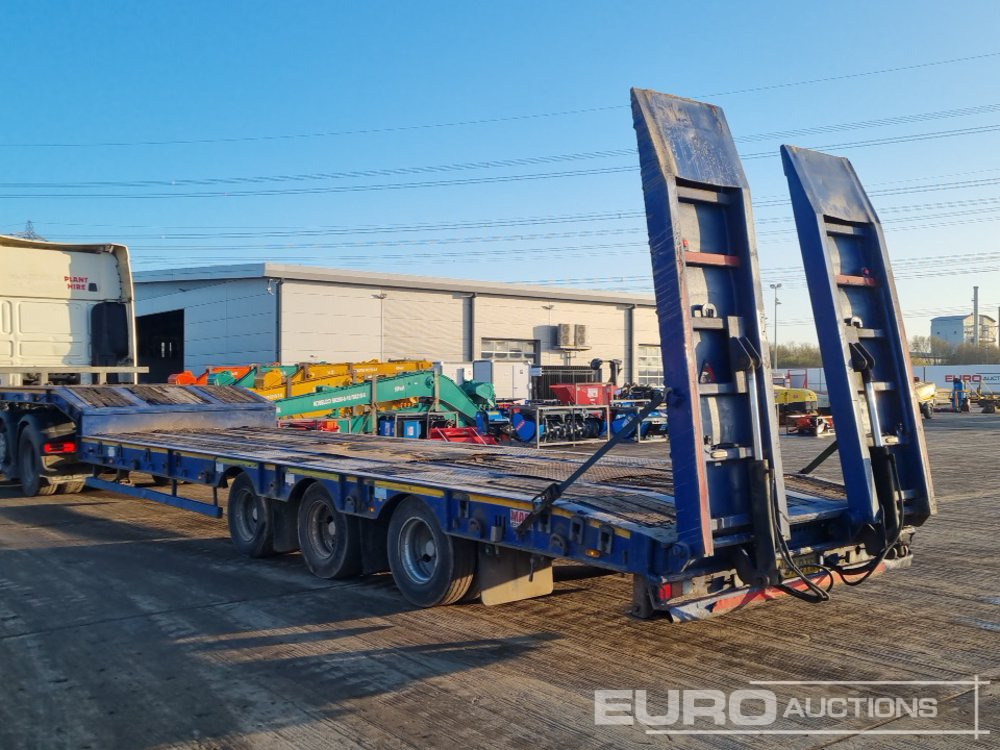 2018 McCauley Tri Axle Step Frame Low Loader Trailer, Out Riggers, Hydraulic Ramps - Low loader semi-trailer: picture 3 2018 McCauley Tri Axle Step Frame Low Loader Trailer, Out Riggers, Hydraulic Ramps - Low loader semi-trailer: picture 3