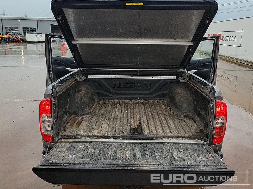 Pickup truck 2018 Nissan Navara: picture 18
