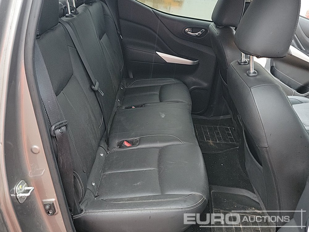 Pickup truck 2018 Nissan Navara: picture 23