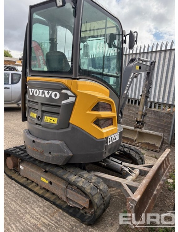 2018 Volvo ECR25D - Mini excavator: picture 3 2018 Volvo ECR25D - Mini excavator: picture 3