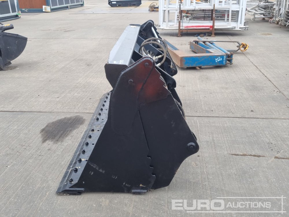 2019 JCB 76" 3 in 1 Bucket to suit Telehandler - Bucket: picture 2 2019 JCB 76" 3 in 1 Bucket to suit Telehandler - Bucket: picture 2