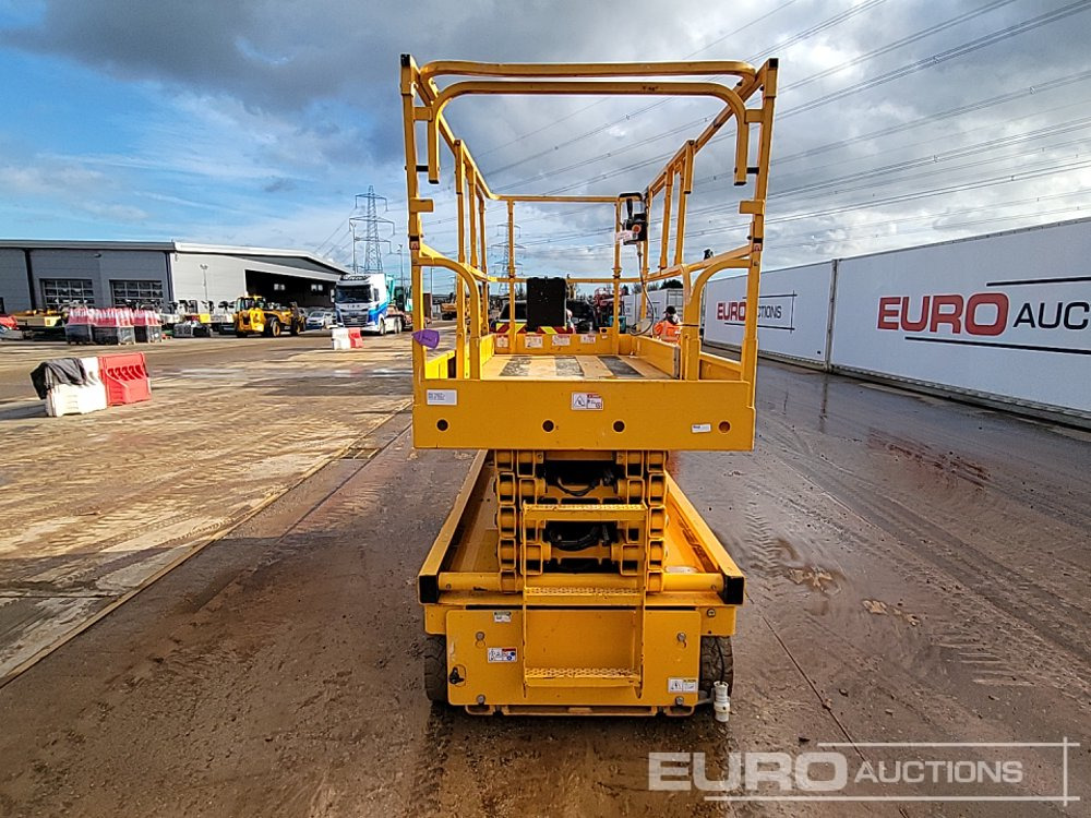 2020 Haulotte Compact 12 - Scissor lift: picture 4 2020 Haulotte Compact 12 - Scissor lift: picture 4