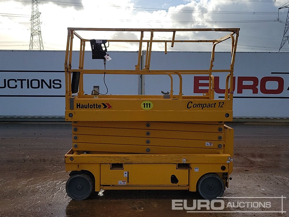 2020 Haulotte Compact 12 - Scissor lift: picture 2 2020 Haulotte Compact 12 - Scissor lift: picture 2