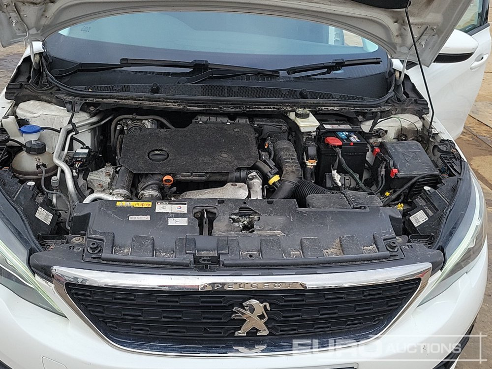 Car 2020 Peugeot 308: picture 17