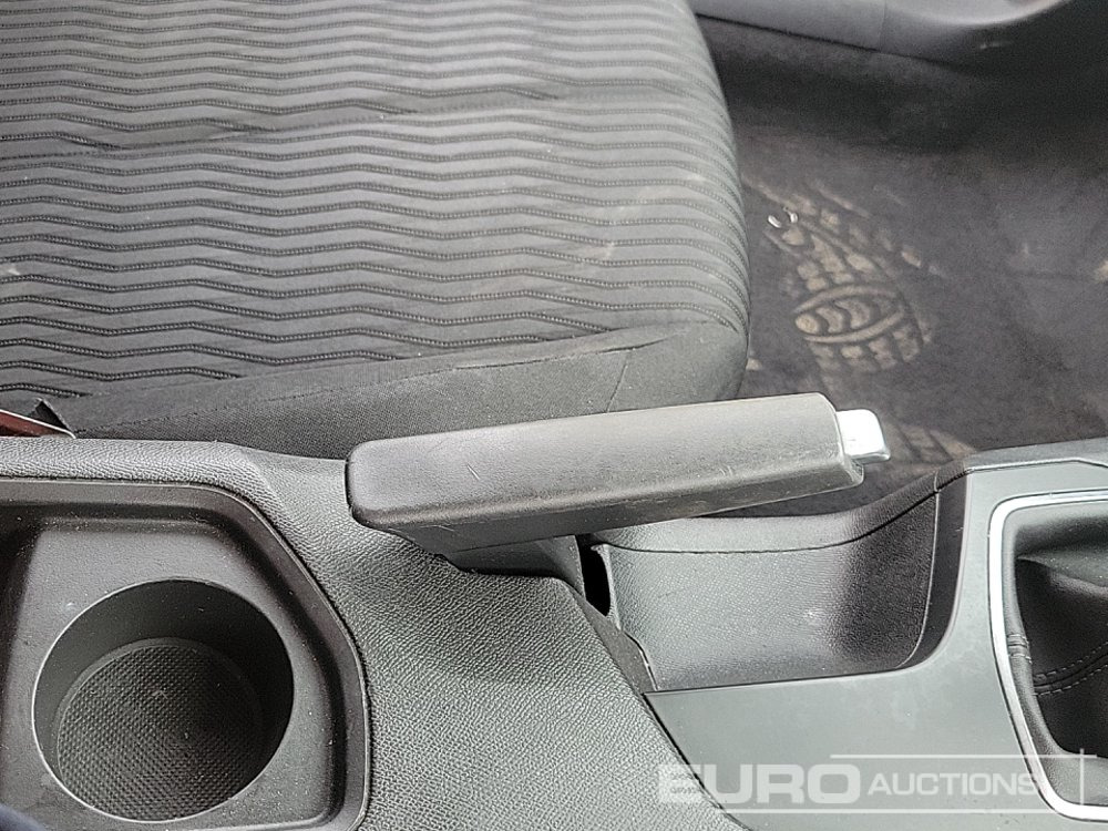 Car 2020 Peugeot 308: picture 32