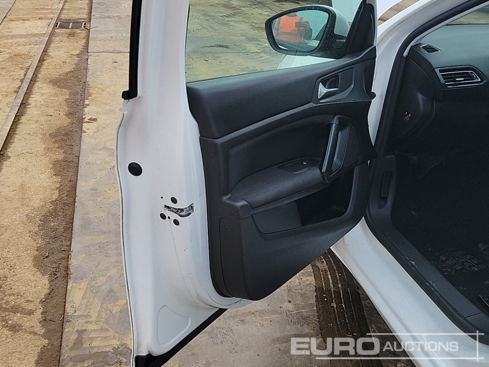 Car 2020 Peugeot 308: picture 27