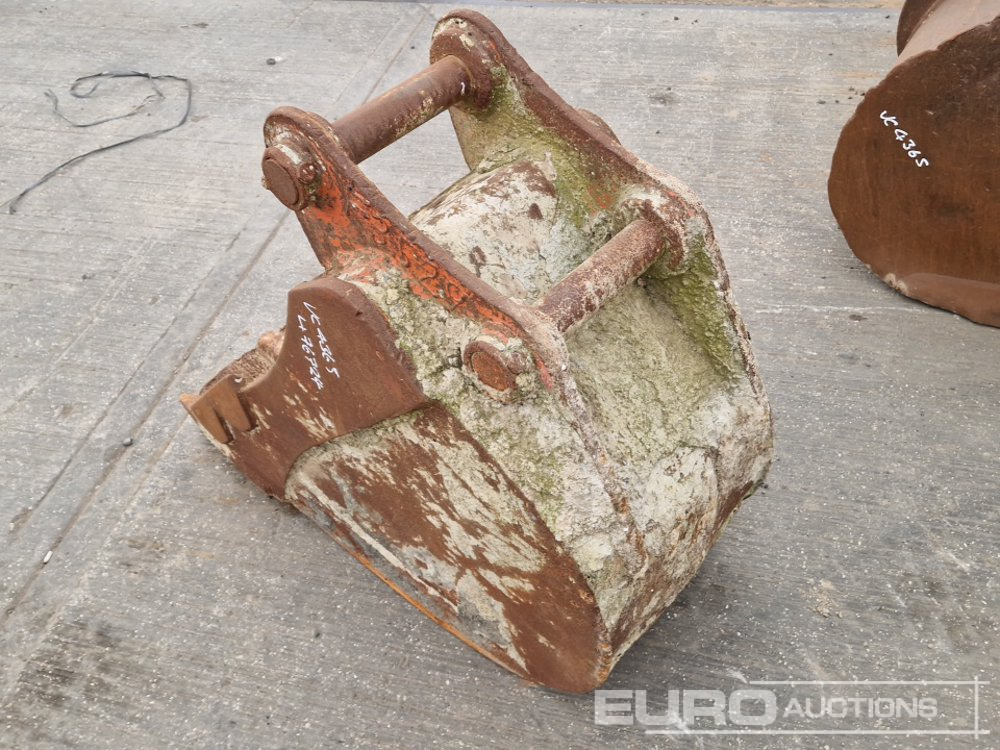 24" Digging Bucket 65mm Pin to suit 13 Ton Excavator - Bucket: picture 3 24" Digging Bucket 65mm Pin to suit 13 Ton Excavator - Bucket: picture 3