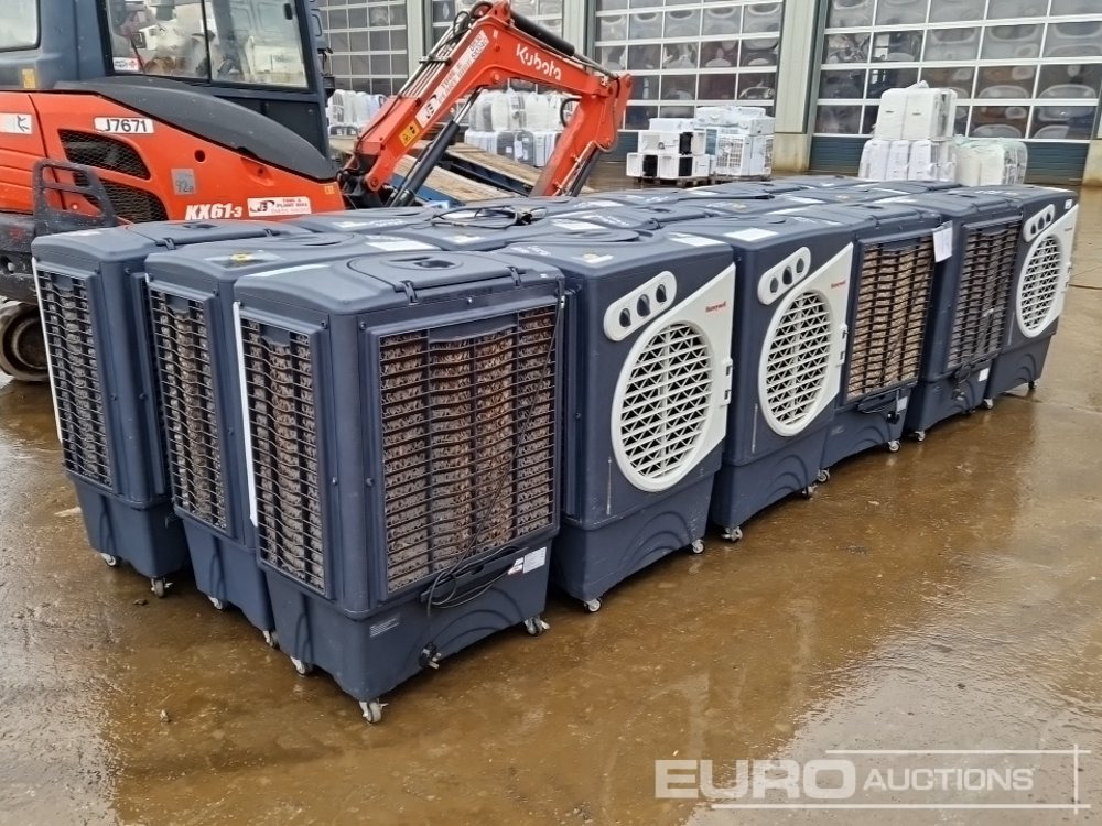 250Volt Dehumidifier (18 of) - Bucket: picture 1 250Volt Dehumidifier (18 of) - Bucket: picture 1