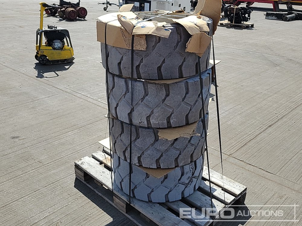 28x12x22 Tyre & Rim (4 of) - Tire: picture 5 28x12x22 Tyre & Rim (4 of) - Tire: picture 5
