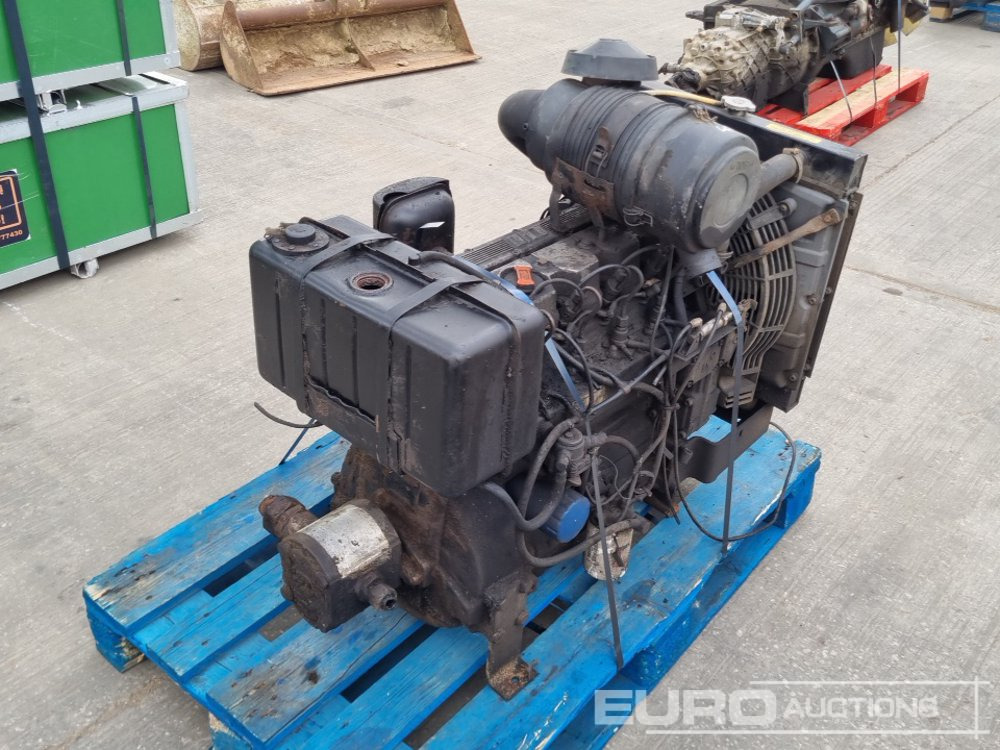 4 Cylinder Engine - Engine: picture 5 4 Cylinder Engine - Engine: picture 5