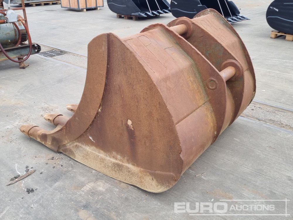 58" Scoop Bucket 80mm Pin to sui 20 Ton Excavator - Bucket: picture 3 58" Scoop Bucket 80mm Pin to sui 20 Ton Excavator - Bucket: picture 3