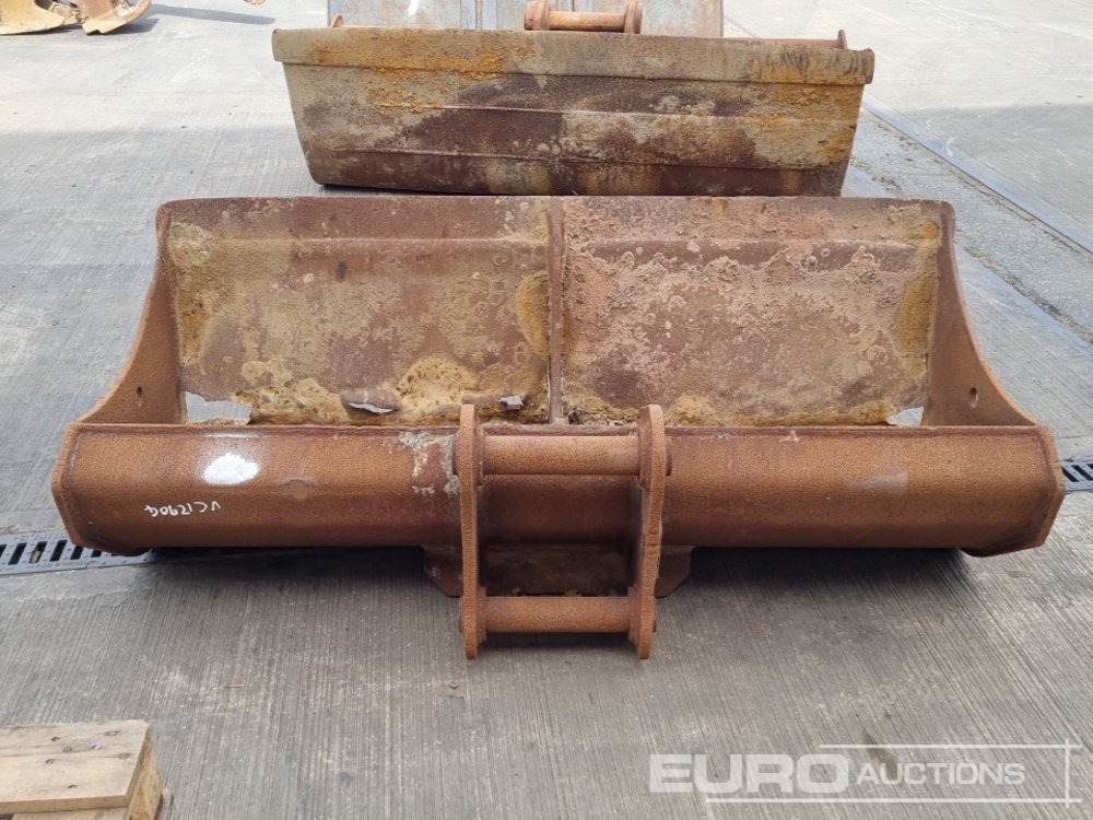 70" Ditching Bucket 65mm Pin to suit 13 Ton Excavator - Bucket: picture 4 70" Ditching Bucket 65mm Pin to suit 13 Ton Excavator - Bucket: picture 4