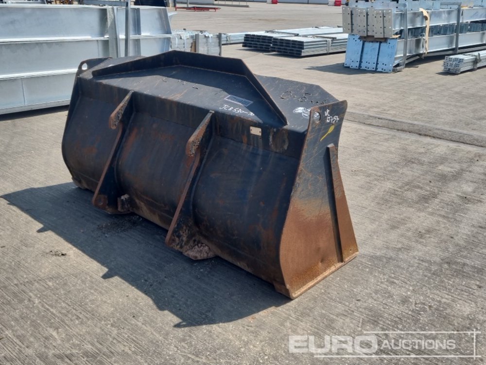 74" Loading Bucket to suit JCB Telehandler - Bucket: picture 5 74" Loading Bucket to suit JCB Telehandler - Bucket: picture 5