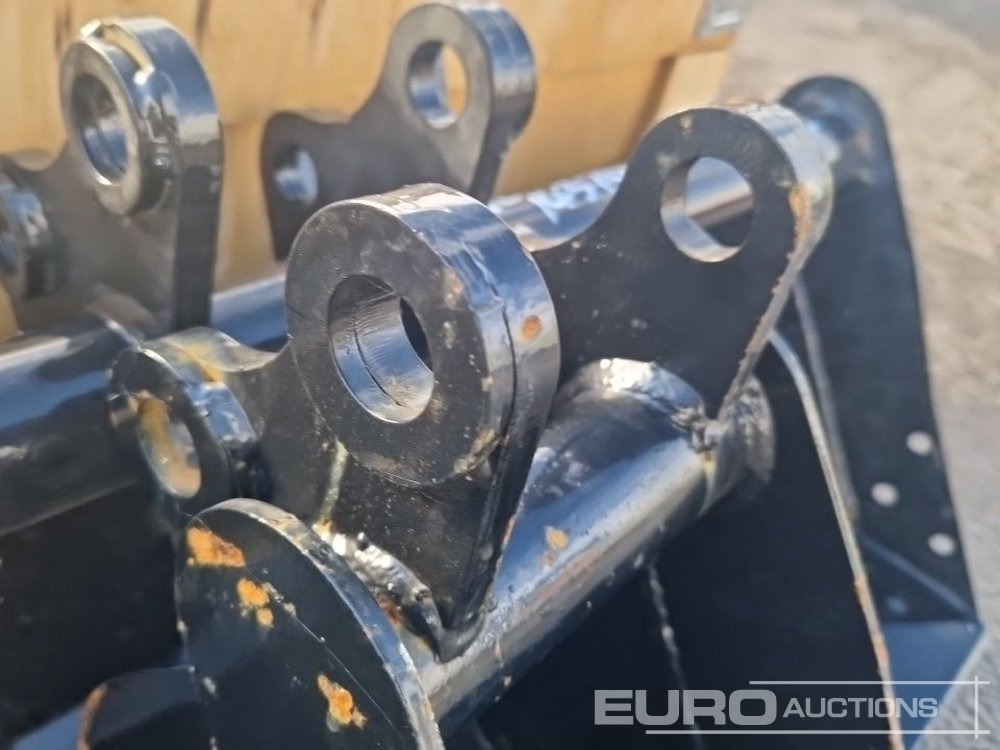 Attachment for Excavator Unused JPC Hydraulic Breaker, 32" Ditching Bucket, 8" Digging Bucket to suit Mini Excavator: picture 7