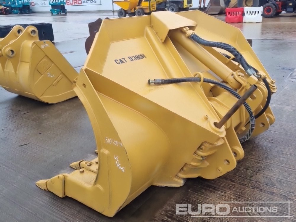CAT 108" Hydraulic Tipping Bucket to suit Wheeled Loader - Bucket: picture 5 CAT 108" Hydraulic Tipping Bucket to suit Wheeled Loader - Bucket: picture 5