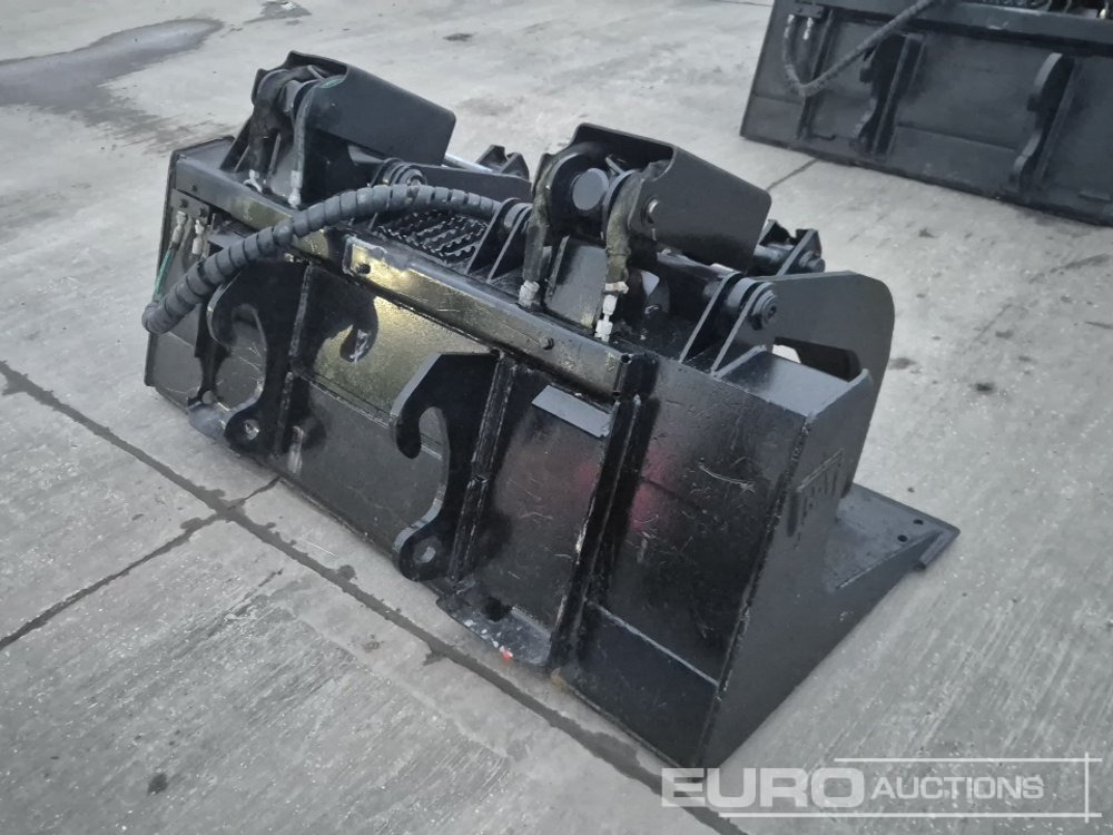 CAT 68" Hydraulic Grapple Bucket to suit CAT Telehandler - Bucket: picture 5 CAT 68" Hydraulic Grapple Bucket to suit CAT Telehandler - Bucket: picture 5